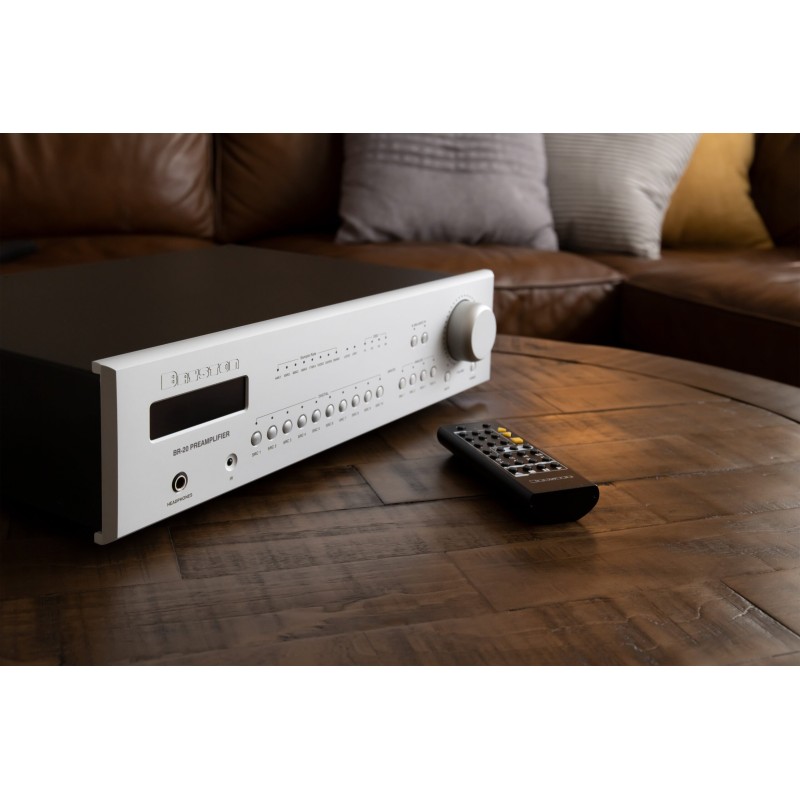 Bryston BR20 stereo pradinis stiprintuvas
